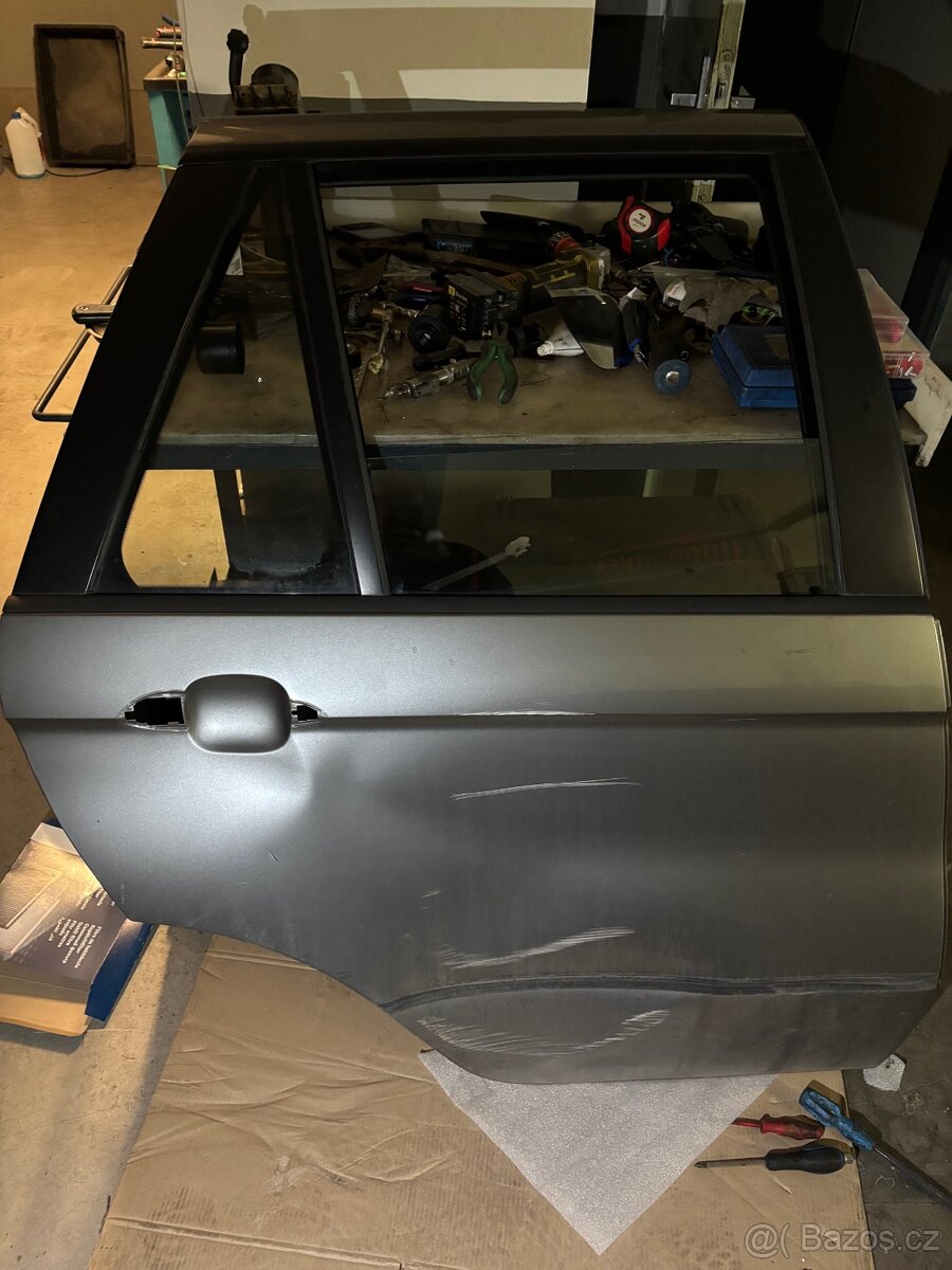 BMW X5 e53 kompletní pravé zadní dveře