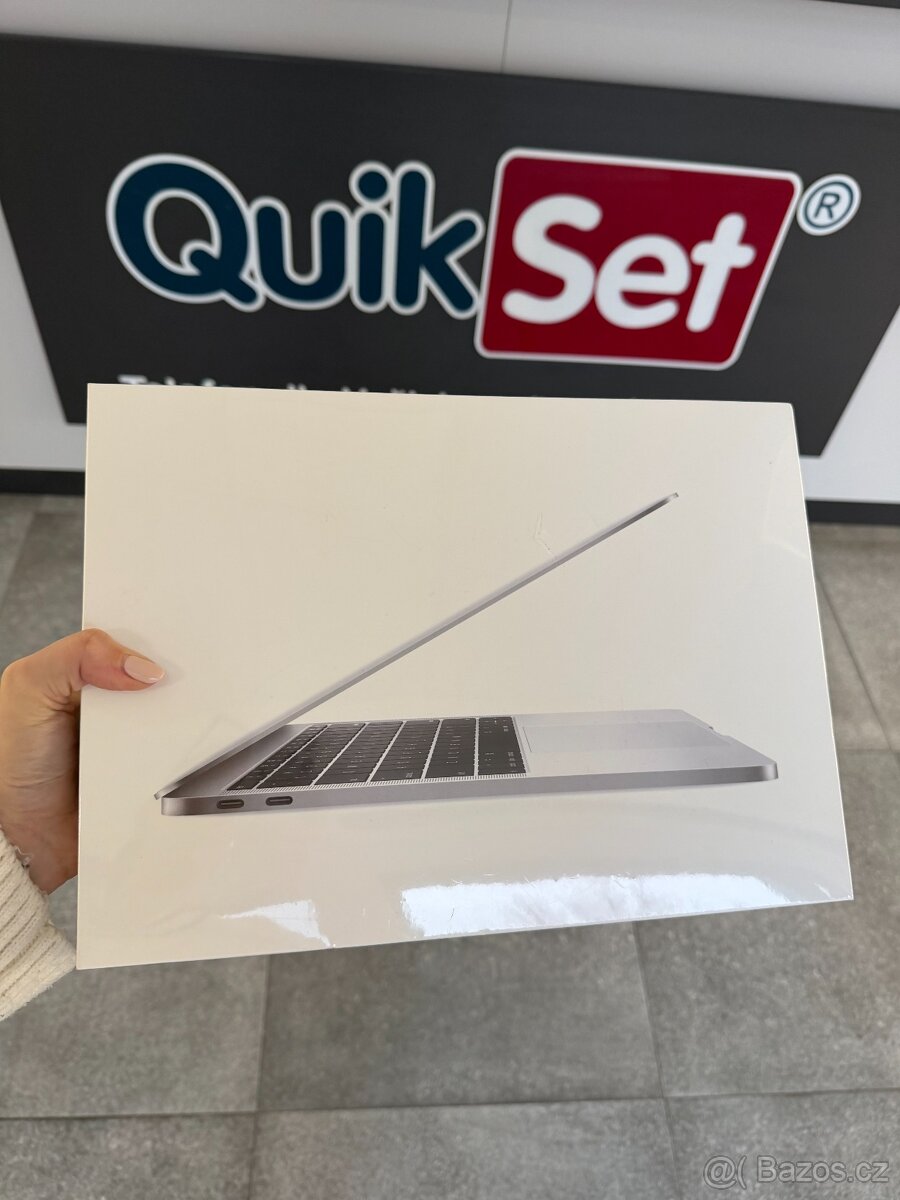Apple MacBook Pro 13,3" 2,3GHz / 8GB / 256GB Silver (2017)