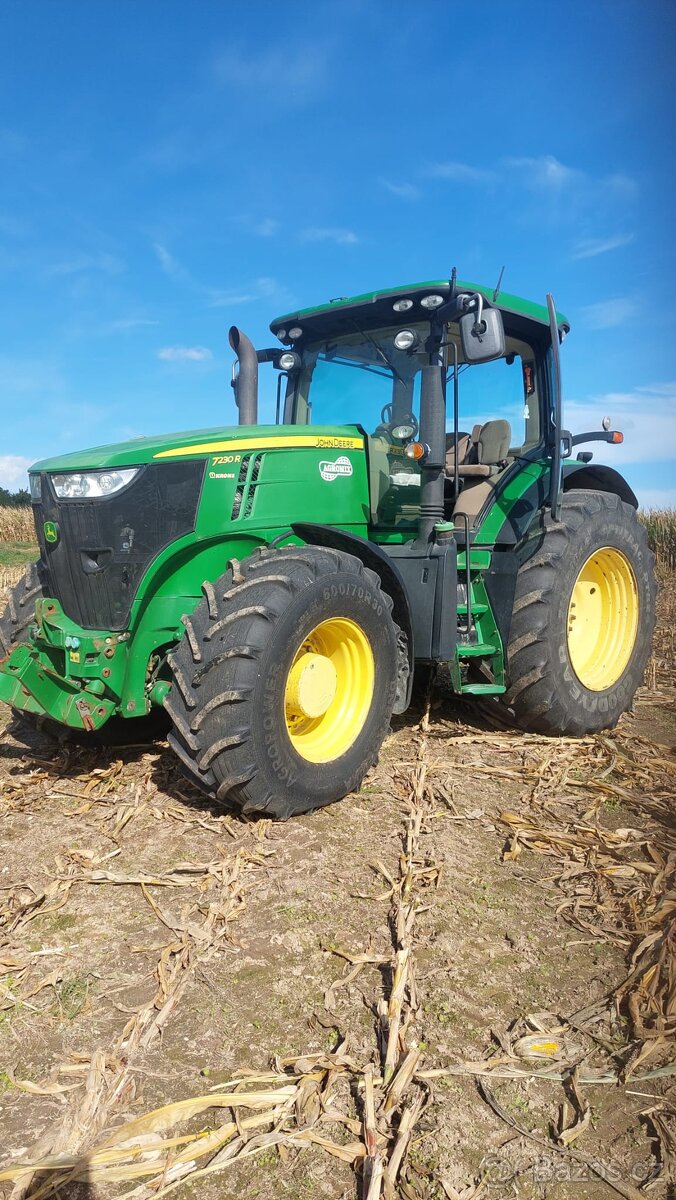 John Deere 7230R