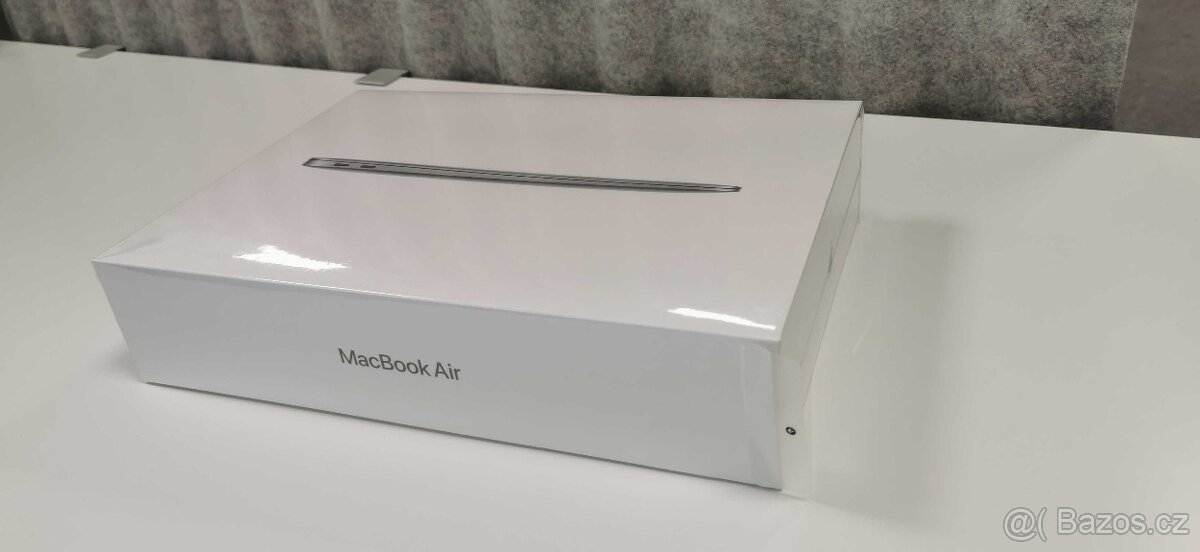 Nový nerozbalený notebook Apple Macbook Air 13''
