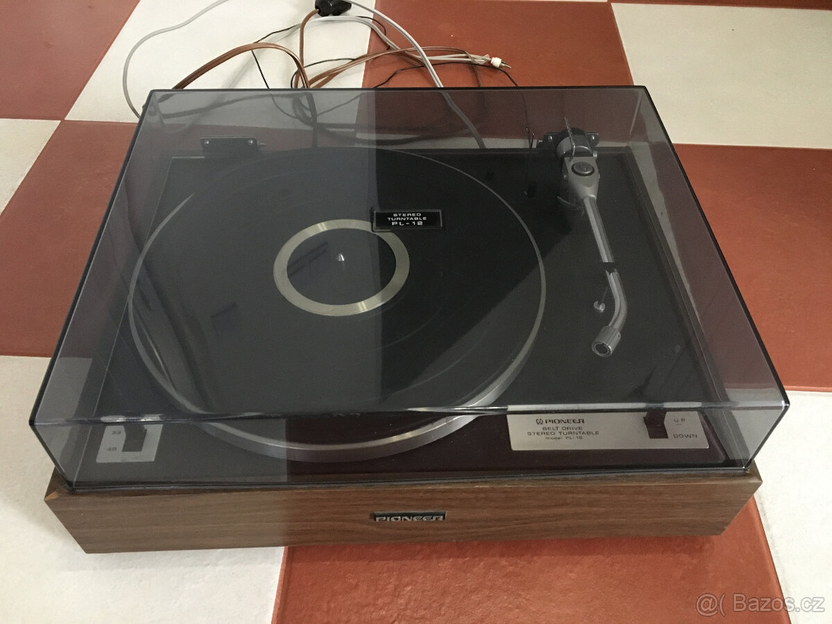 Gramofon Pionner PL-12