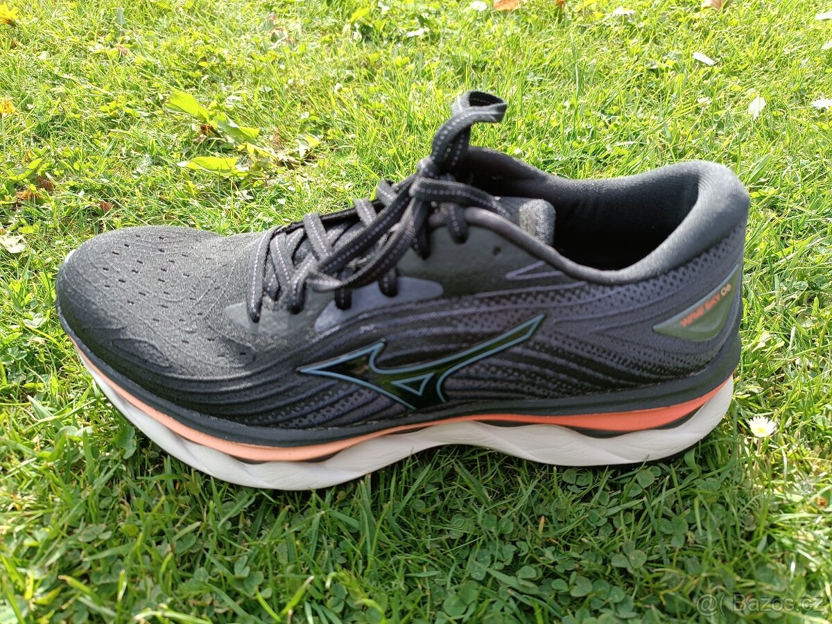 Mizuno Wave Sky 06