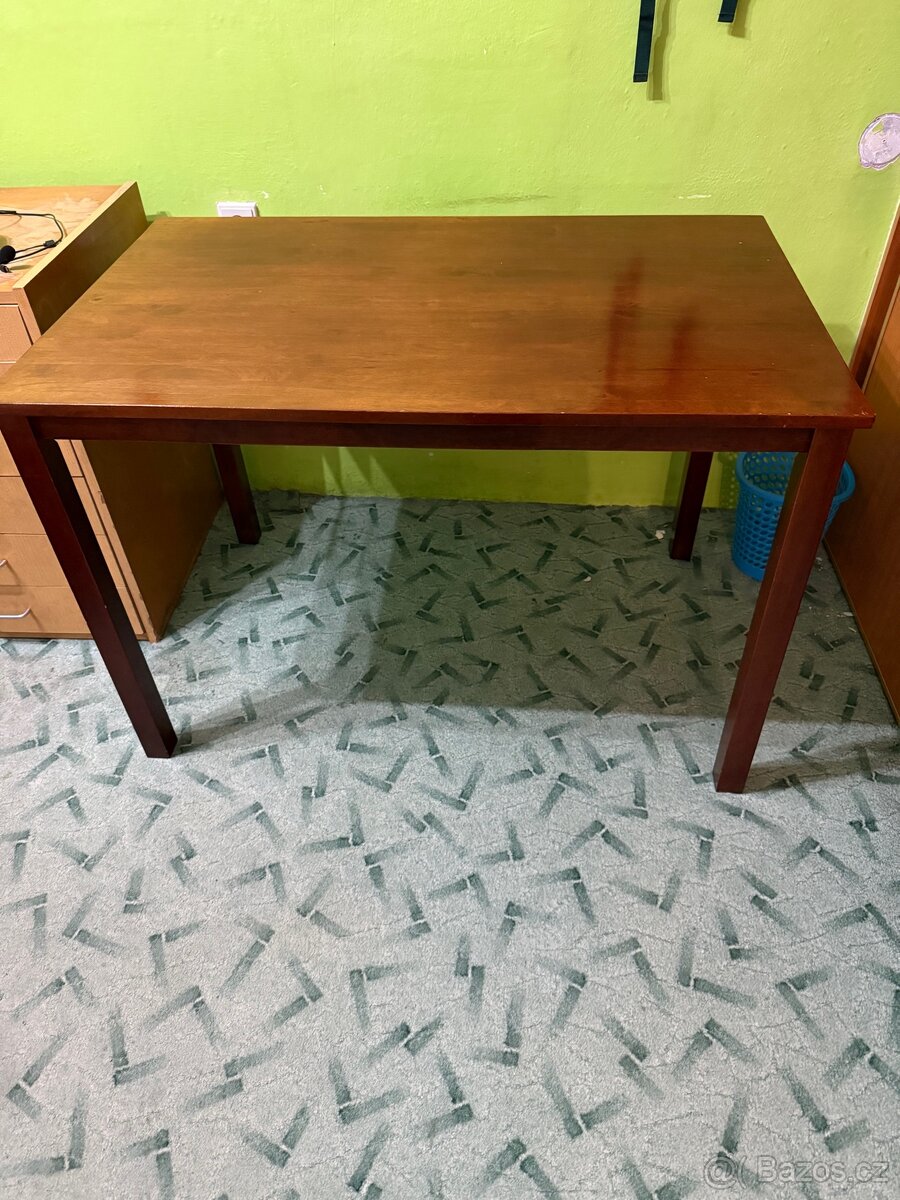 stůl na PC