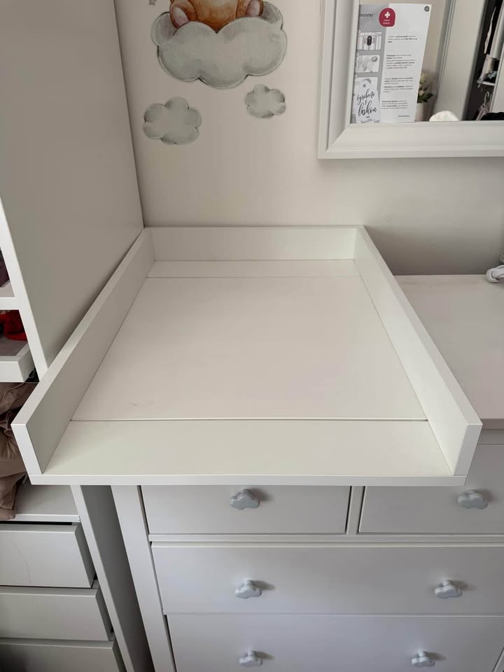 Přebalovací pult na komodu hemnes