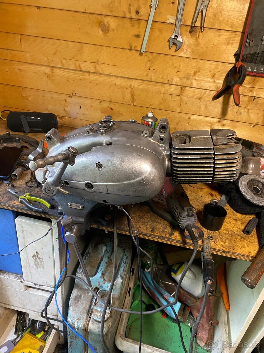 Motor Jawa 50-05