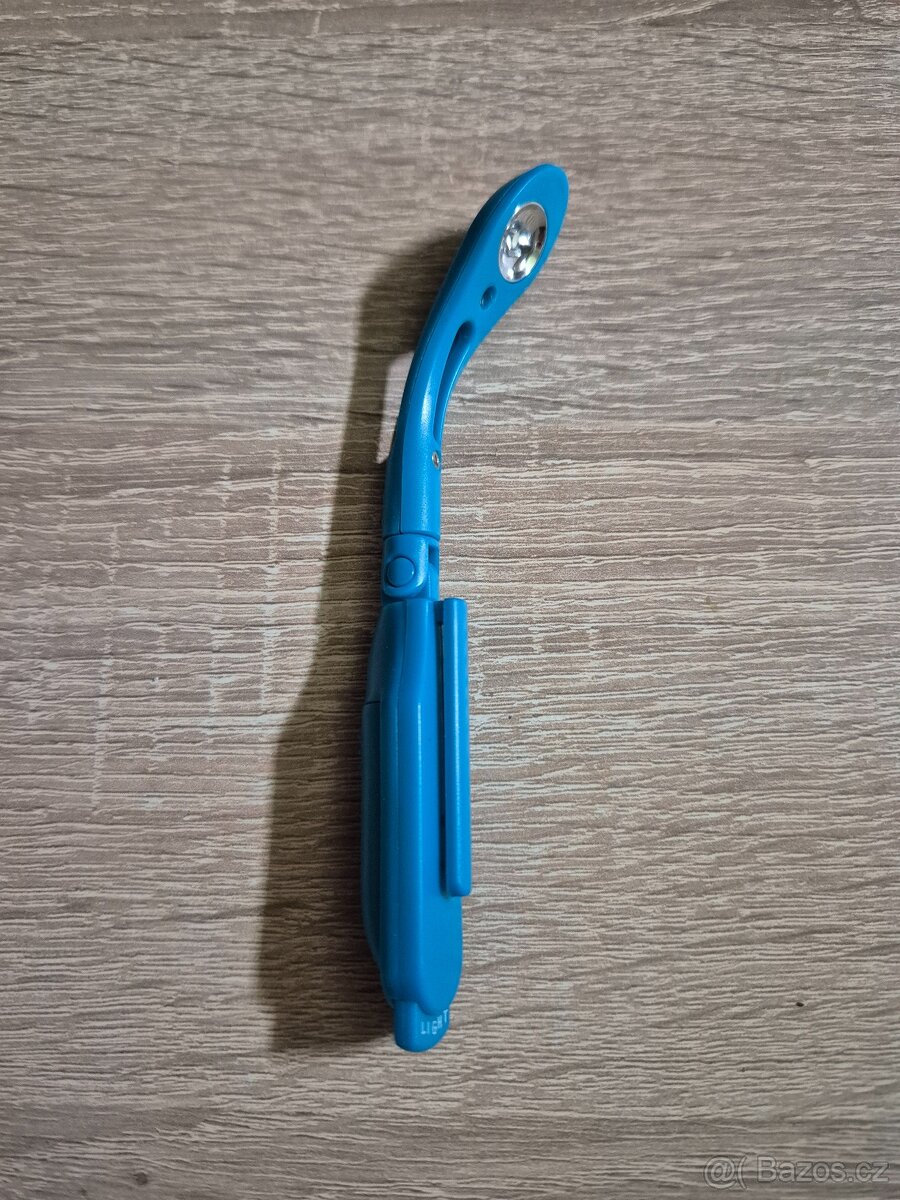 Světlo ke čtení knihy