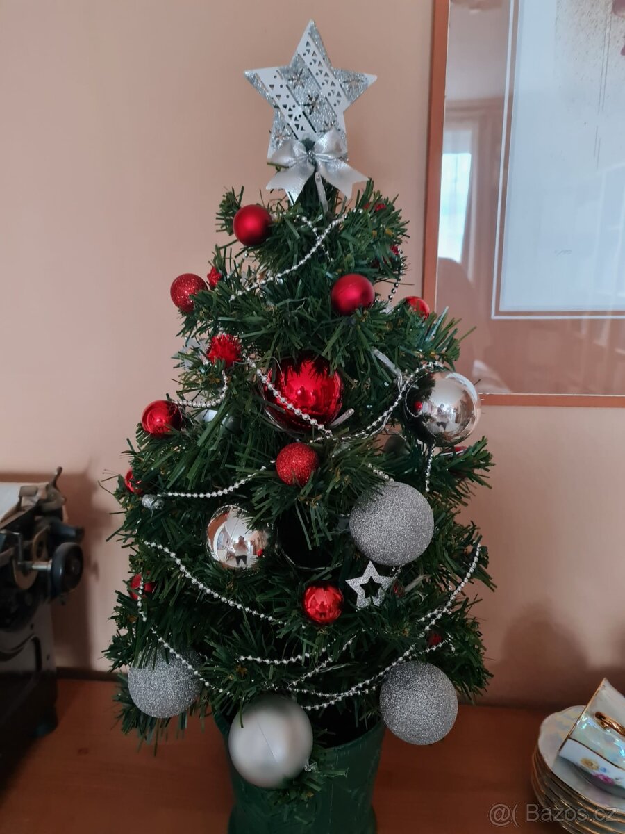 Umělý vánoční stromek