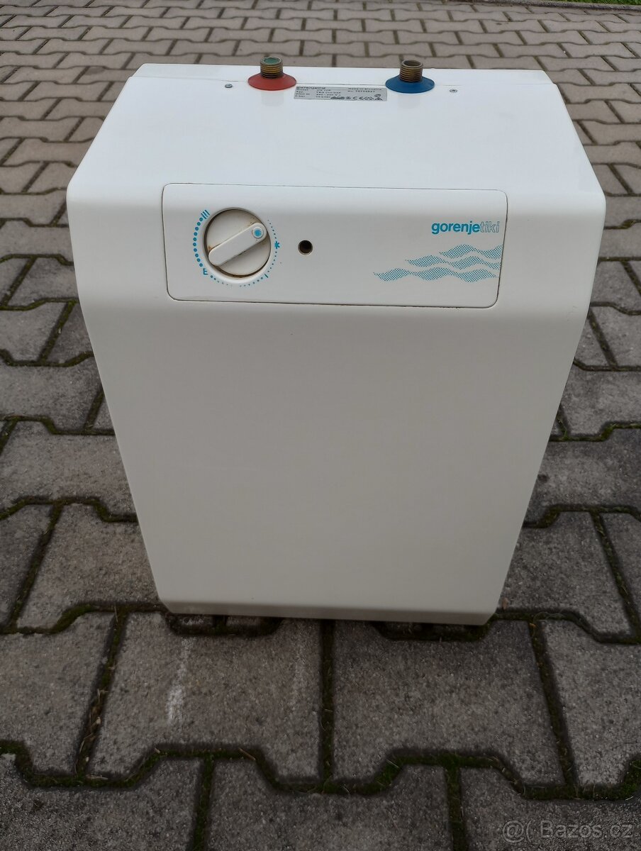 Ohřívač vody na 10 litrů, včetně baterie