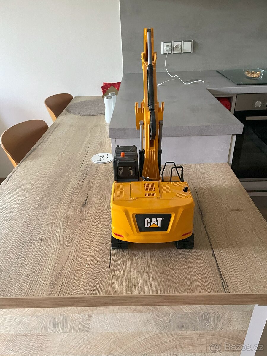 Prodám nakladač BRUDER CAT