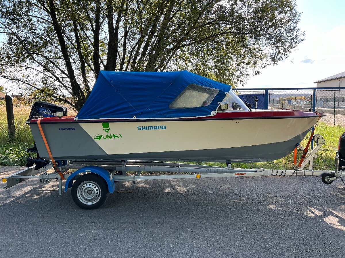 Rybářská loď Selco Rival