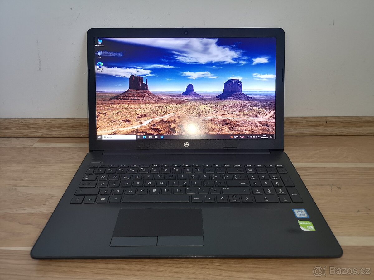 Čtyřjádrový notebook HP Pavilion 15-da0040nq