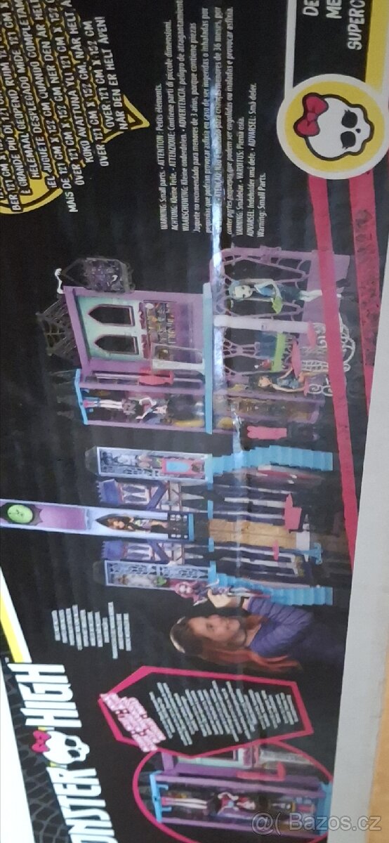 Domecek monster high velká škola