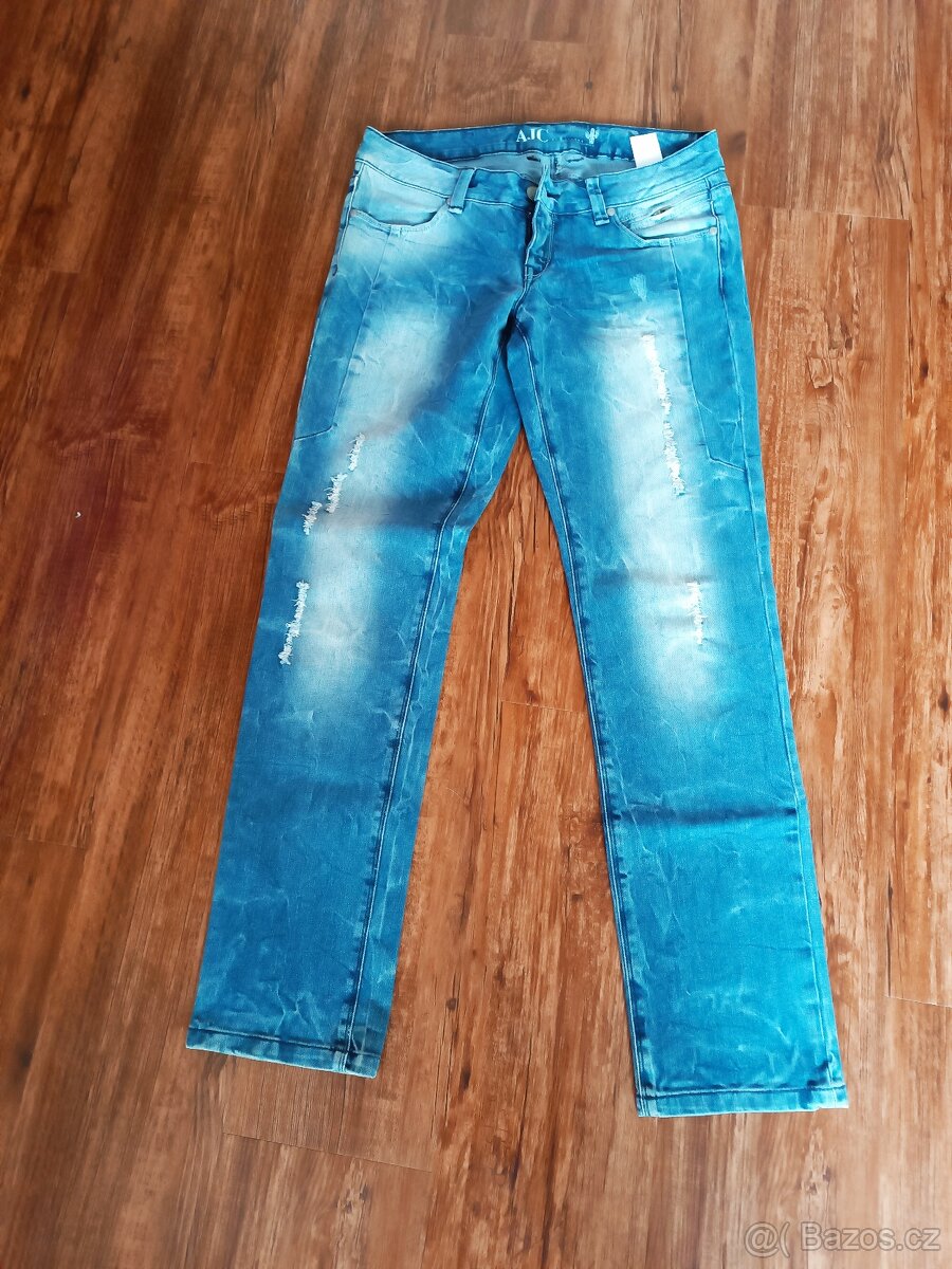 nové dámské rifle AJC