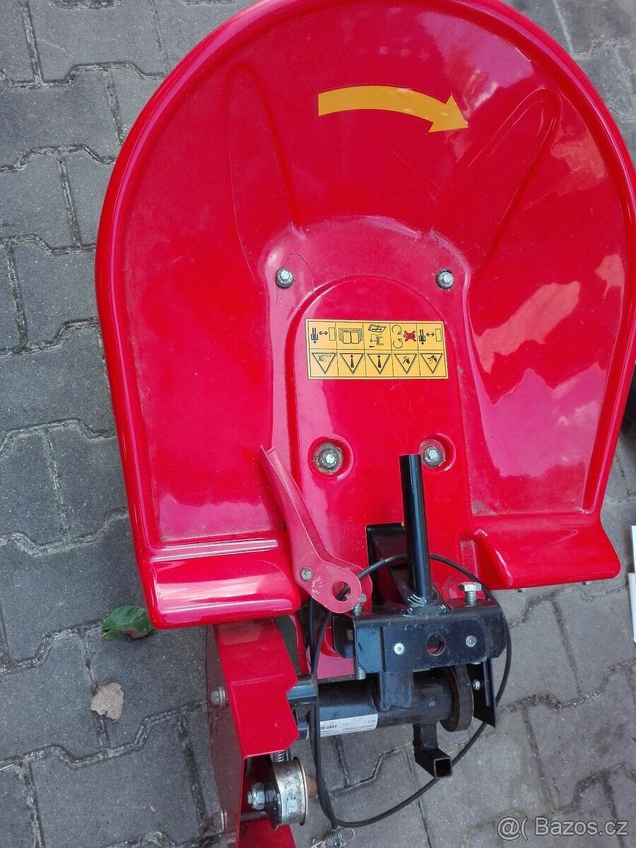 rotačni jednobubnova sekačka na Kultivator Mountfield.