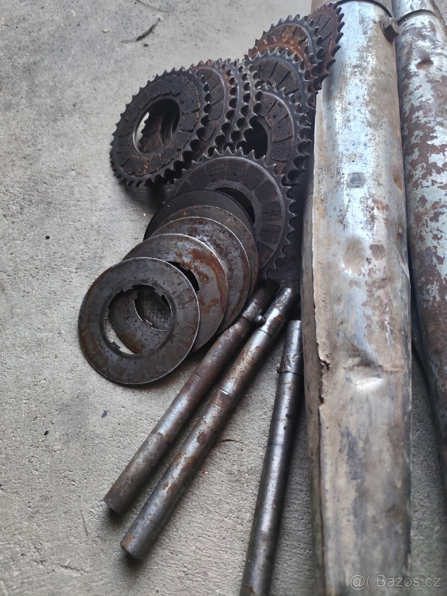 Úklid garáže Jawa dily