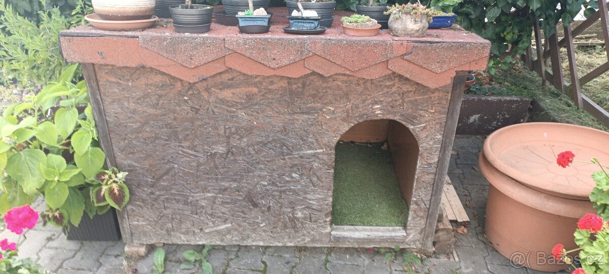 Zateplená psí bouda