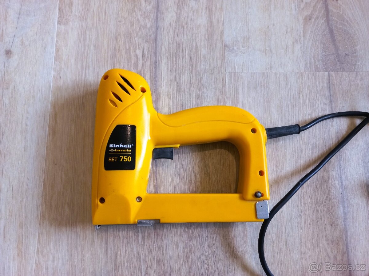 Elektrická sponkovačka Einhell