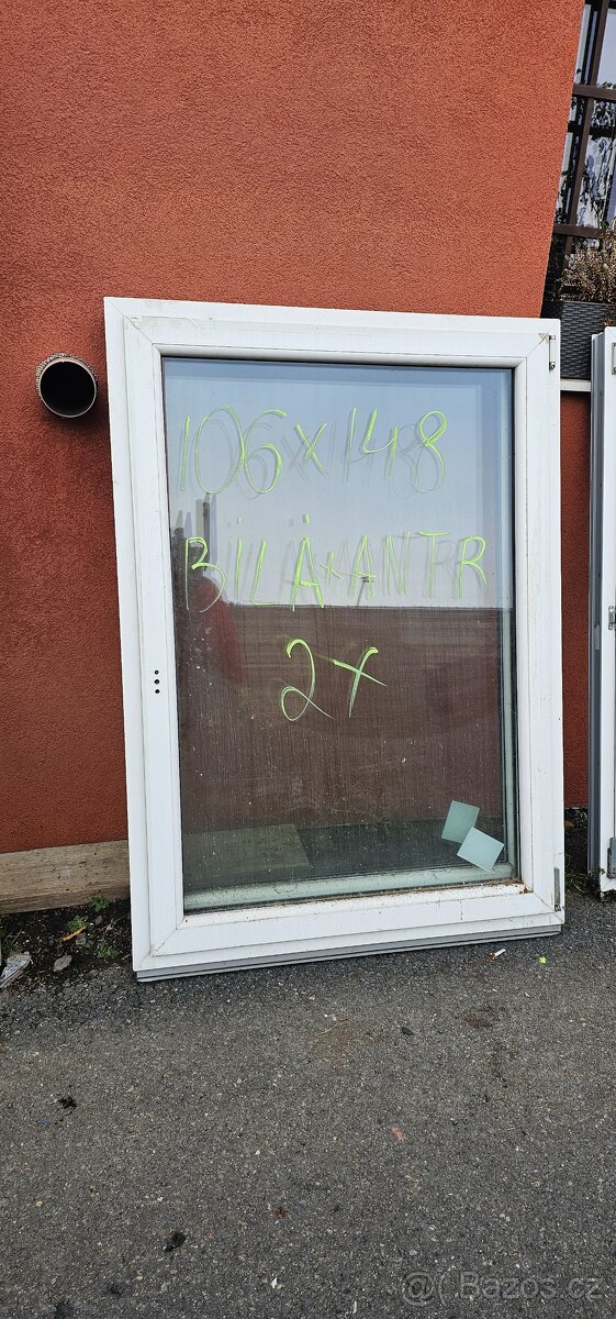 plastové okno, bílá-antracit, dvojsklo, nové, 106x148cm, 2ks