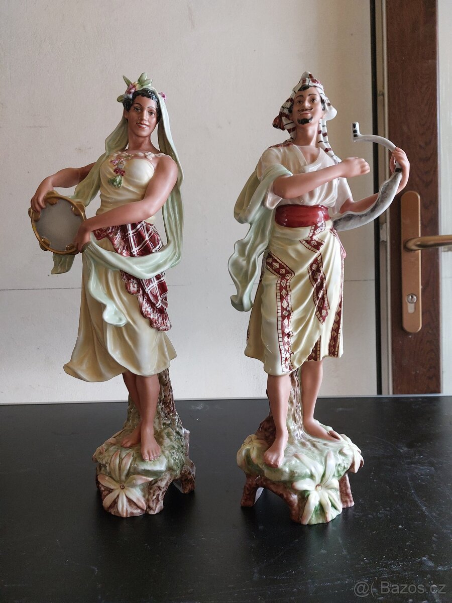 porcelánová sošky cikánky a cikána royal dux bohemia