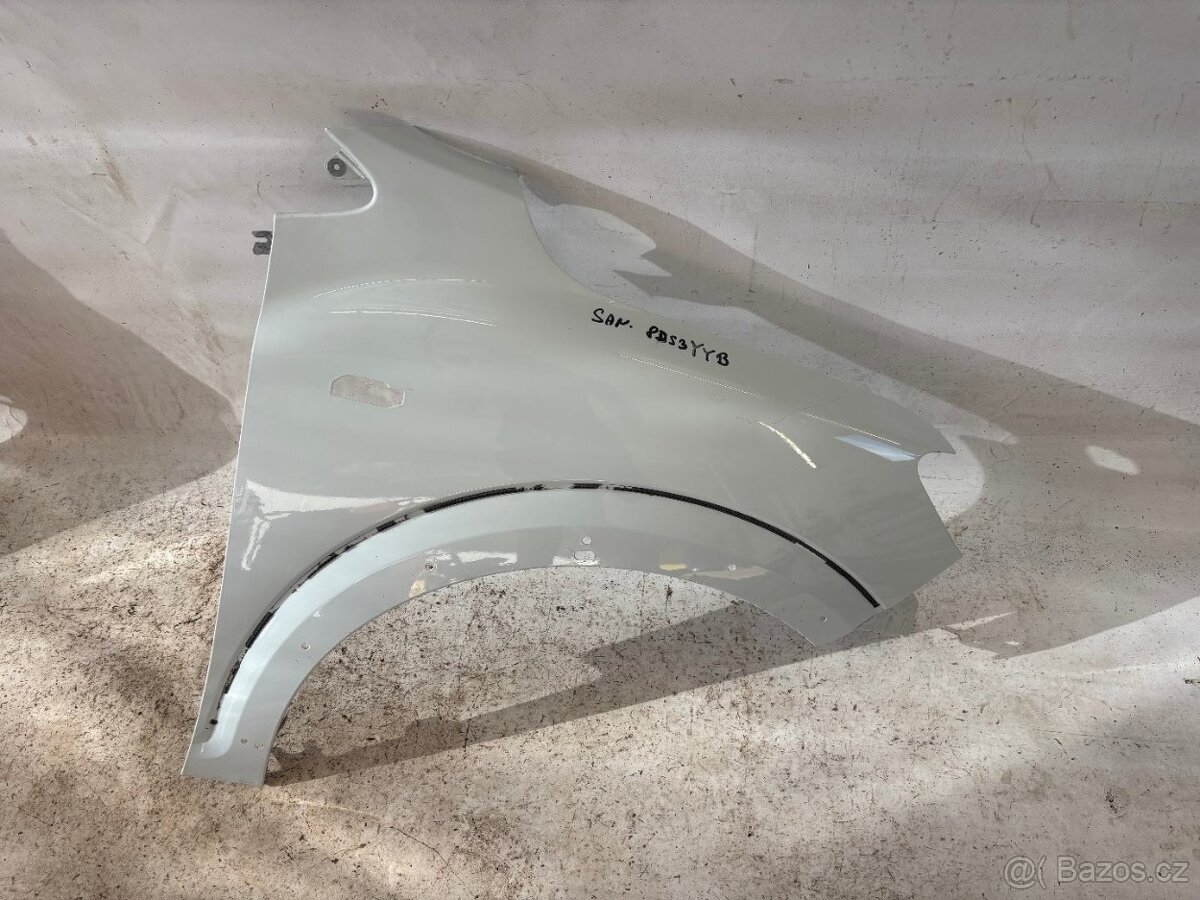 Přední pravý blatník Dacia Sandero 3