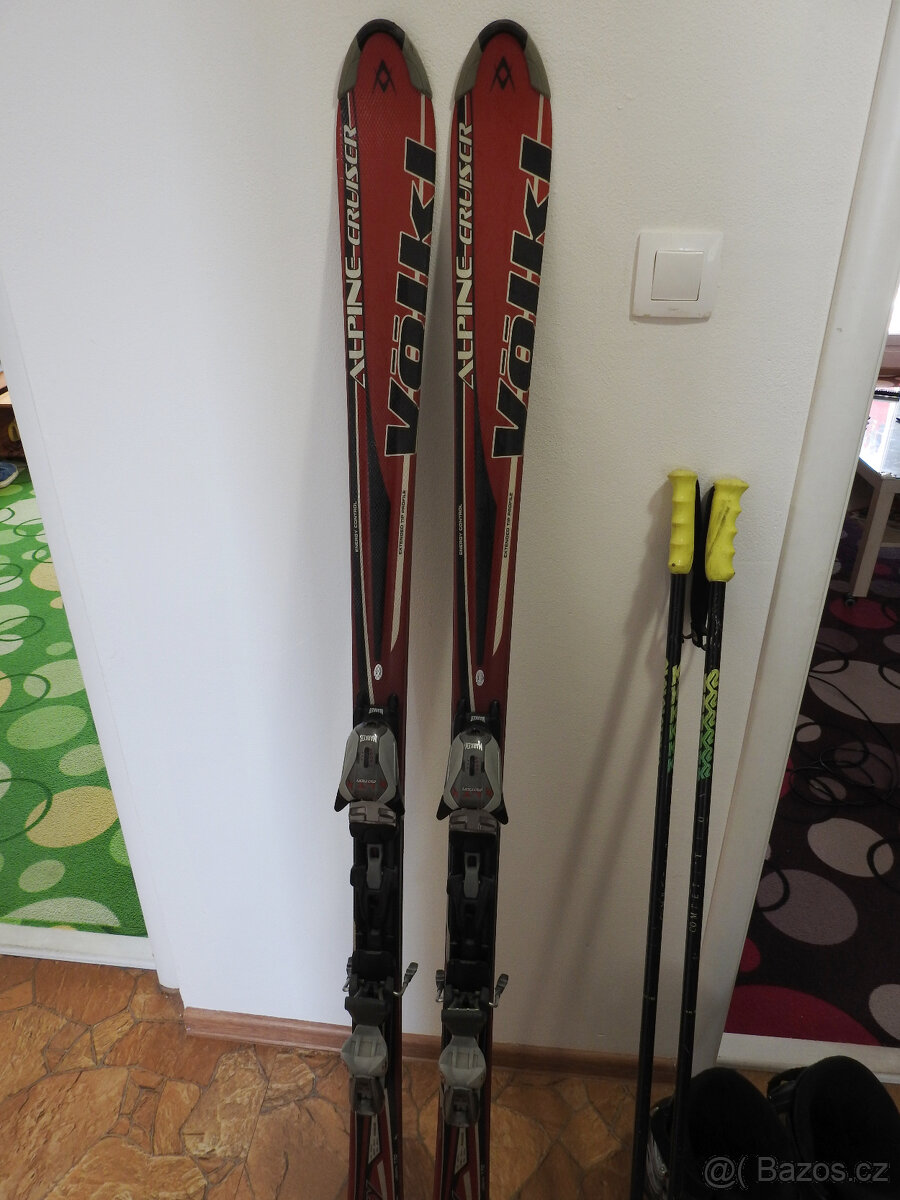 lyže volkl včetně hůlek a lyžářských bot