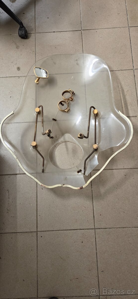 Jawa panelka, kývačka plexi štít