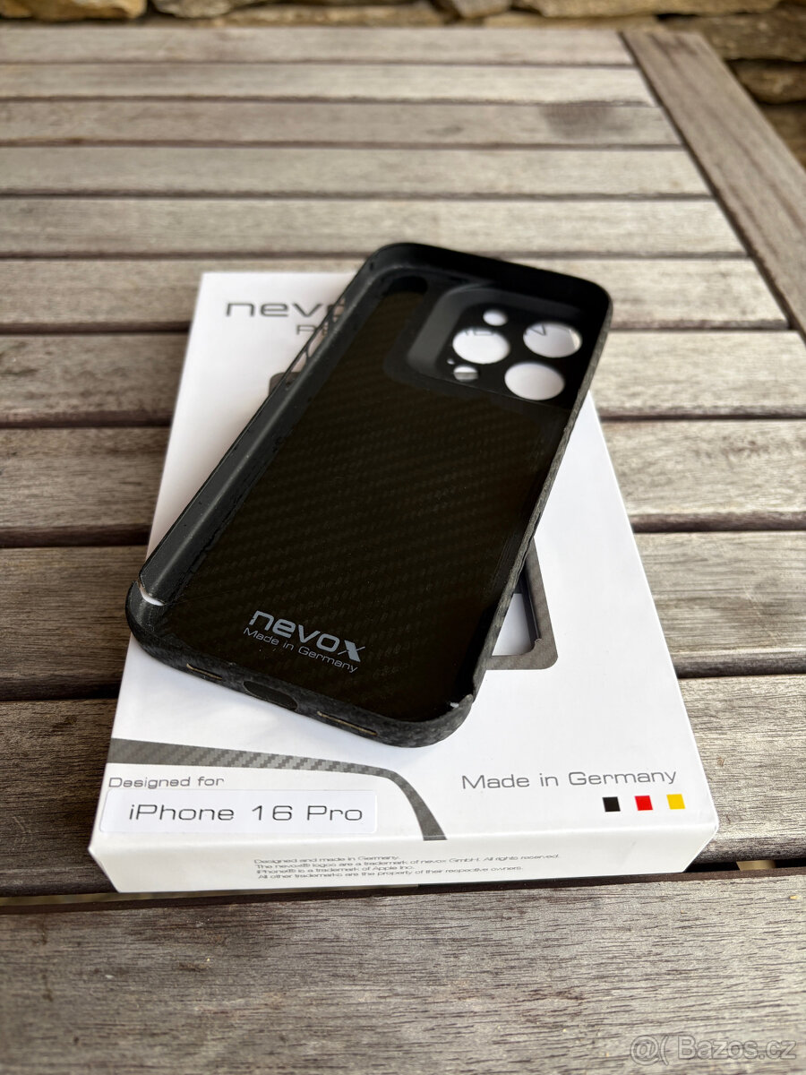 Carbon kryt pro Apple Iphone 16 PRO