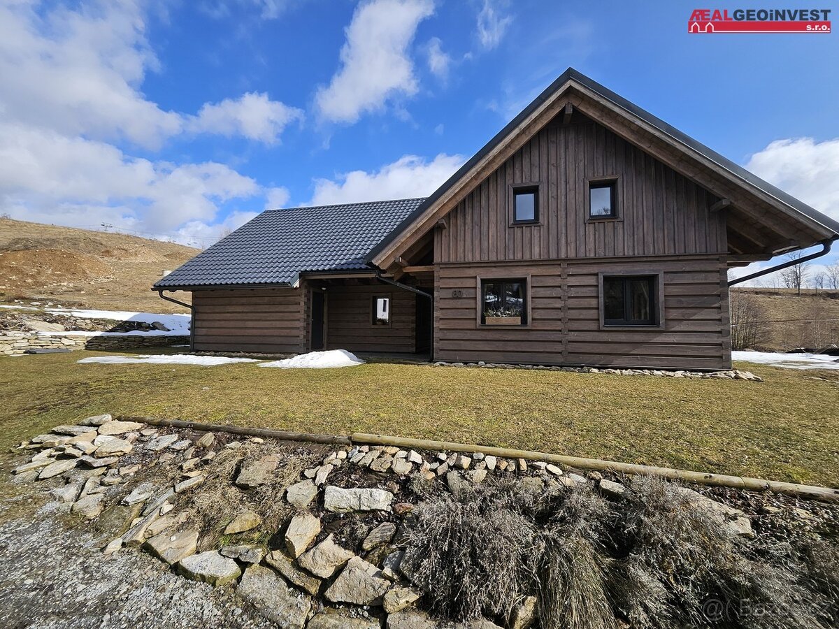 Dvě horské chaty navzájem propojené , 240m2, pozemek 834m2