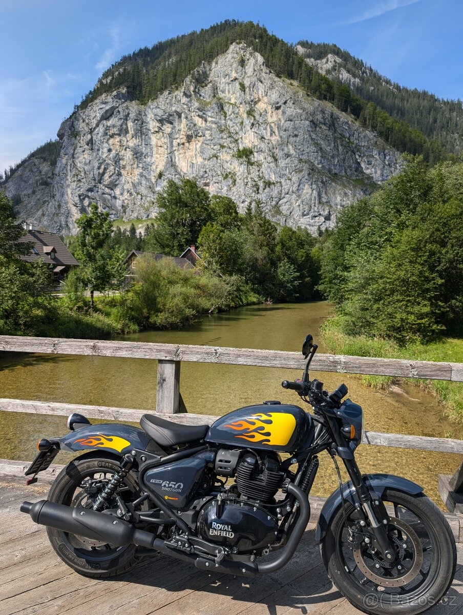 Royal Enfield Shotgun 650
