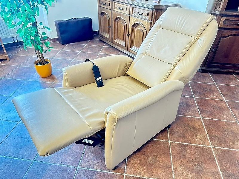 868 TV křeslo celokožené s elektr. polohováním a výklopem