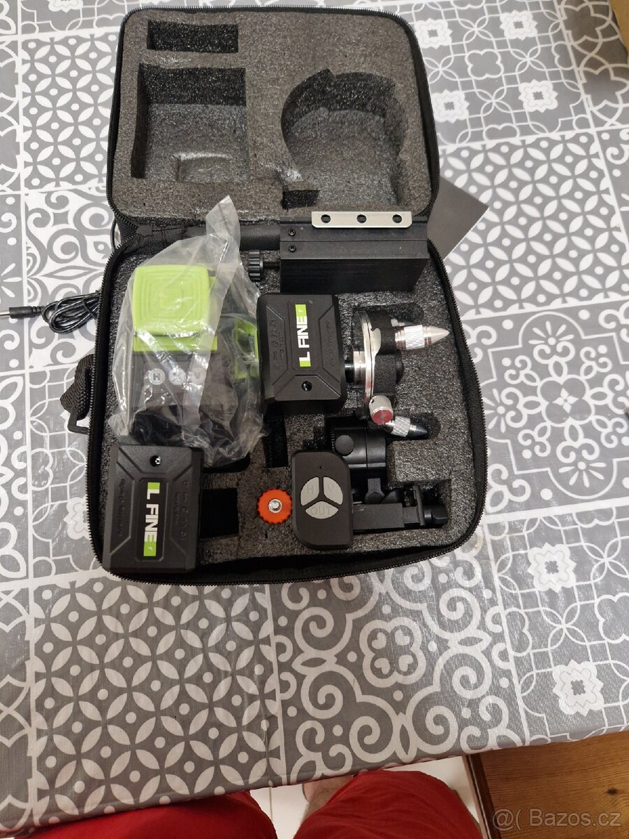 Nivelační Laser 2xbaterie 4D 16line,Nove