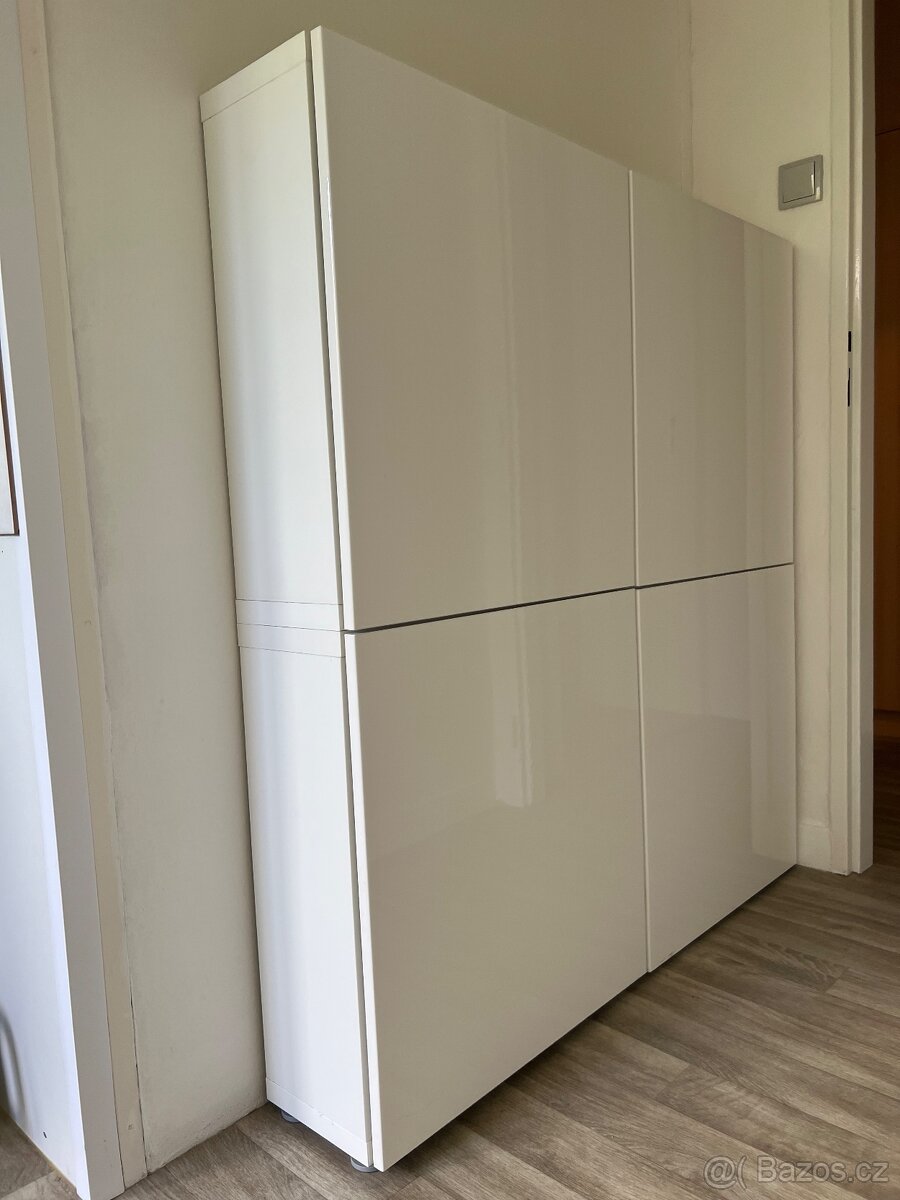 Besta skříňky Ikea