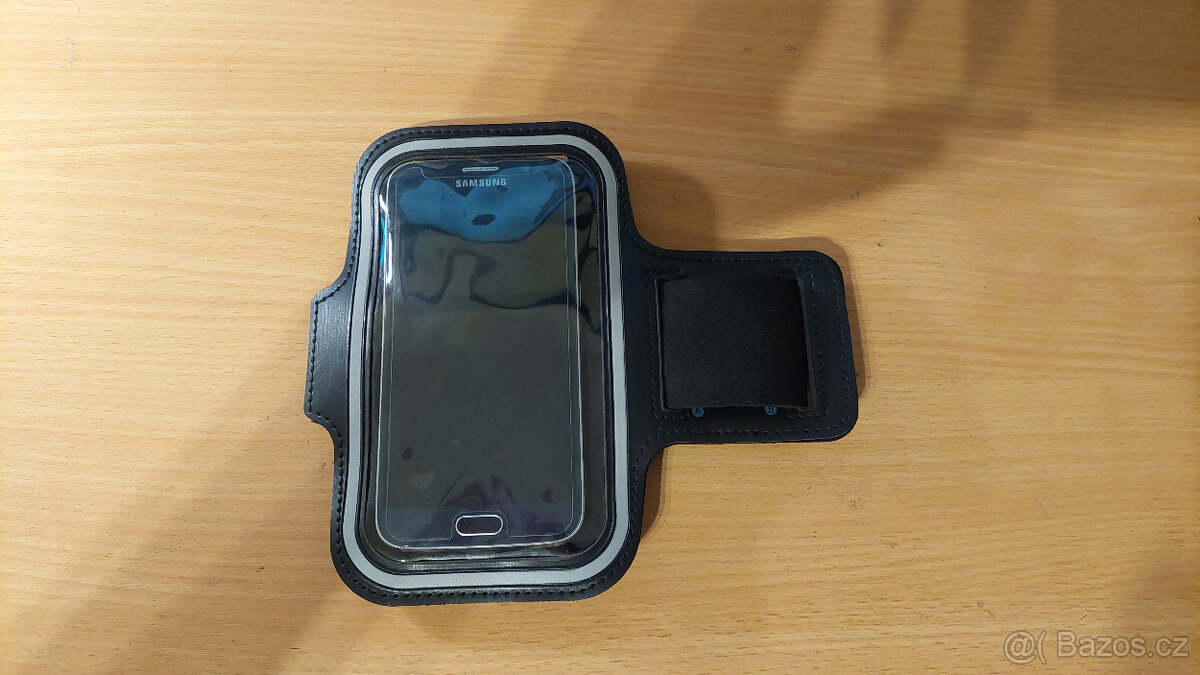 Pouzdro na mobil na ruku