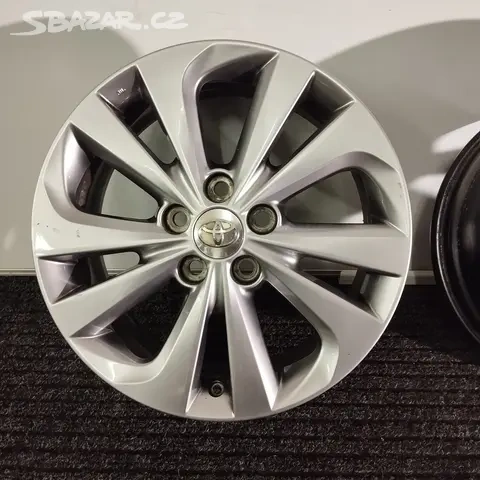 Toyota 5x114,3 ET50 7Jx17 Originální kola Toyota