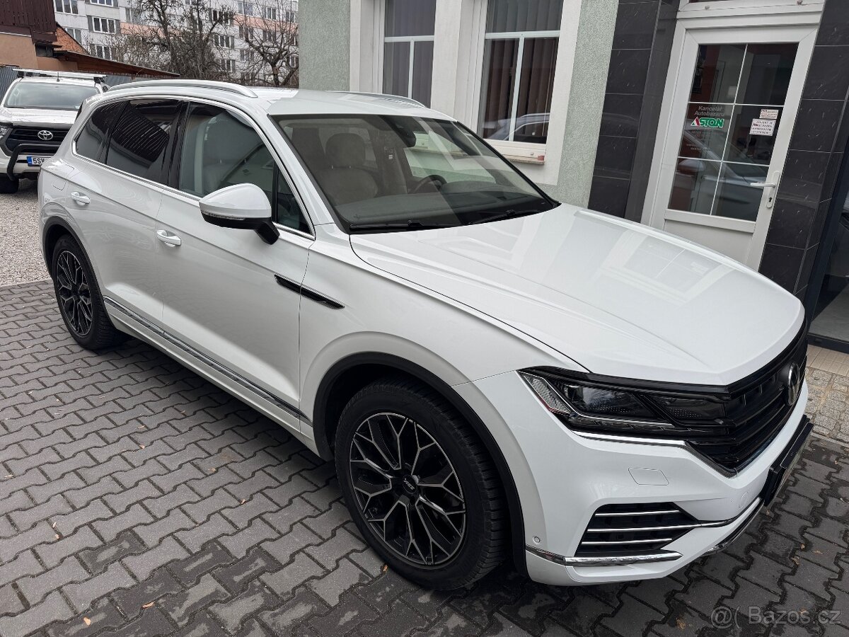 VW Touareg 3,0 TDi 4x4, 1. maj,ČR,serviska, DPH, záruka