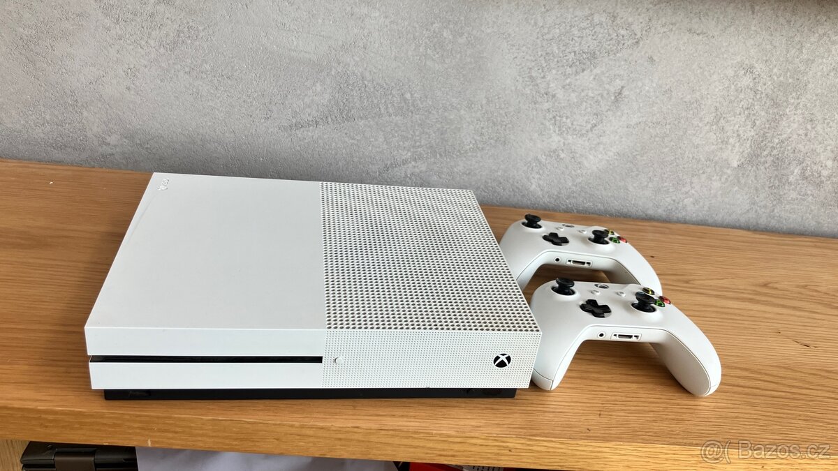 XBOX One S 1TB