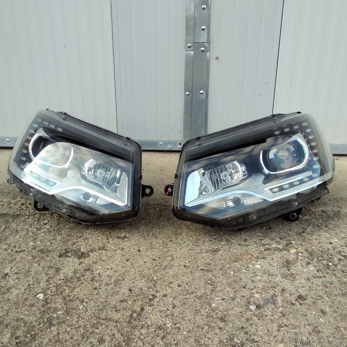Svetlo xenon bi-xenon vw t5 facelift levy leve Led