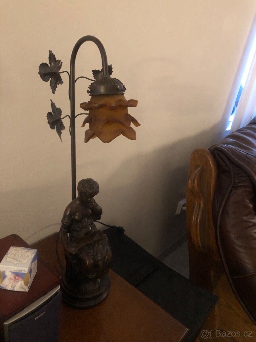 Prodám lampu na stolek
