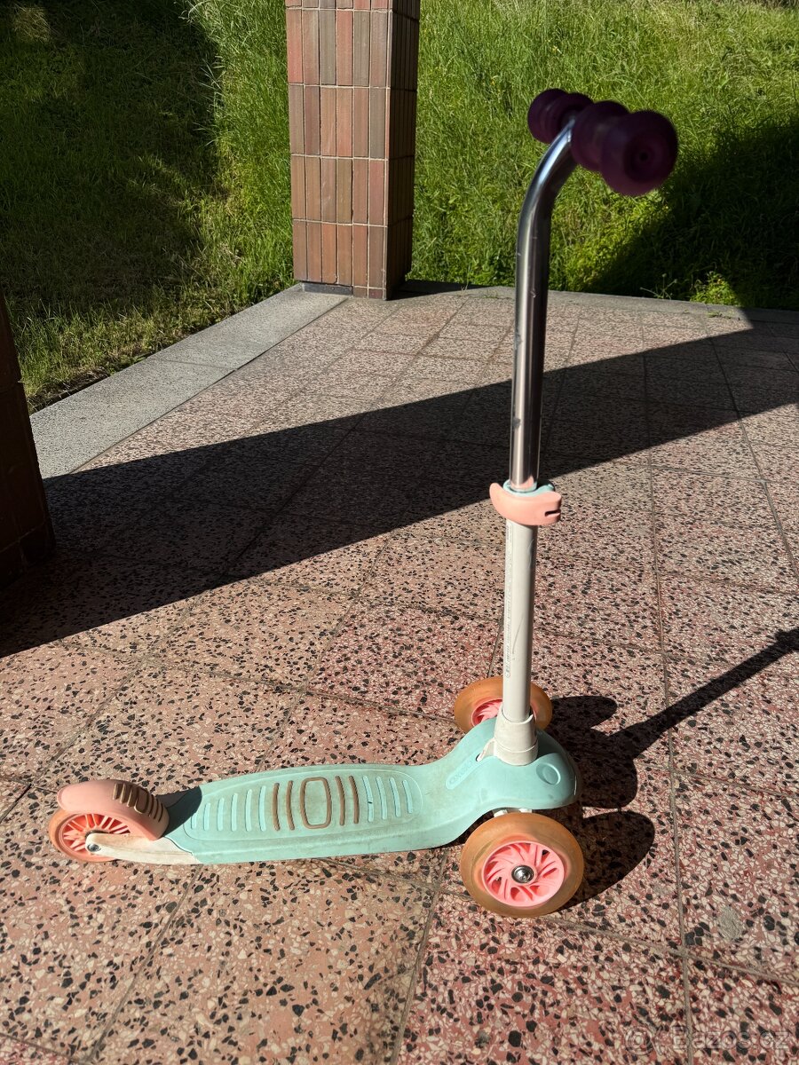 Dětská koloběžka - svítící kolečka