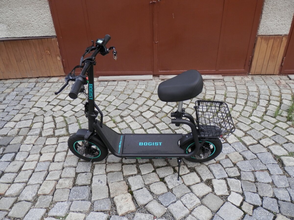 BOGIST M5pro Skládací e-koloběžka pro dospělé.