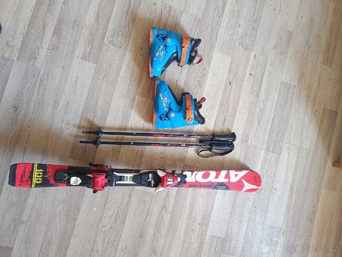 Dětský lyžařský set, cca 8 let. Lyže, boty, hůlky