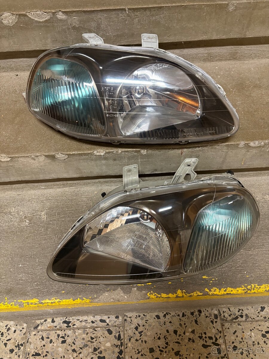 přední světla honda civic  zatmavene chromy