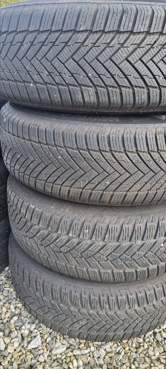 215/65R16 zimní sada DACIA DUSTER 6,5x16 5x114,3 ET50