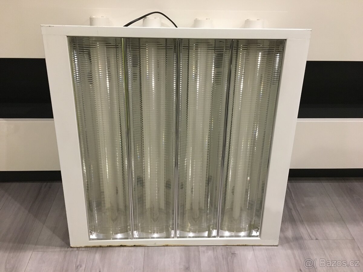 Svítidla ( zářivky ) vestavná do podhledů - 4ks