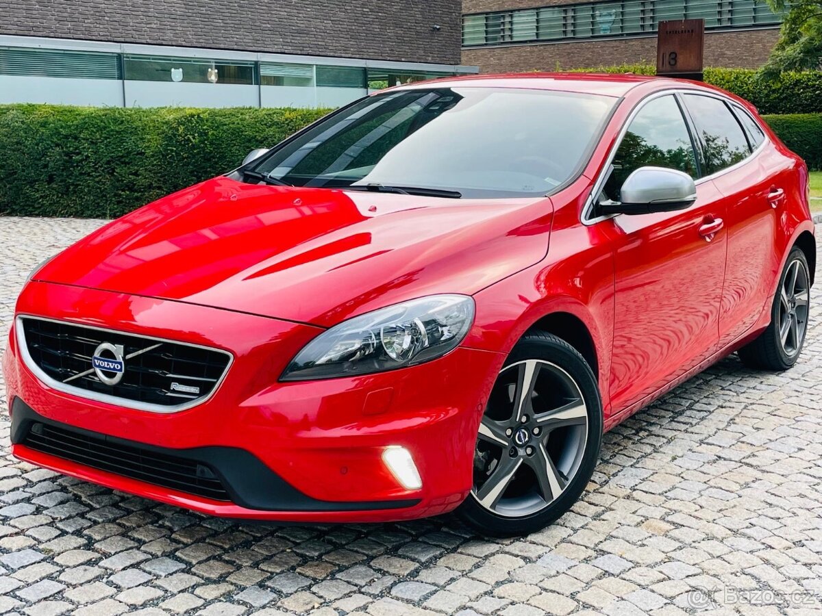 Volvo V40 1.6i T3 110KW MANUÁL R-DESIGN KAMERA SERVISKA