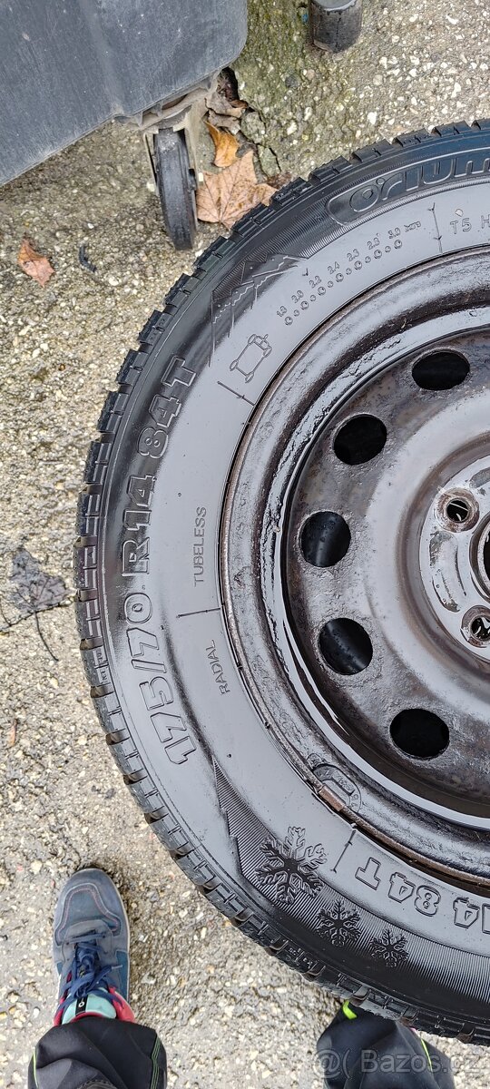 Zimní Pneu 175/70 R14 s disky Ford