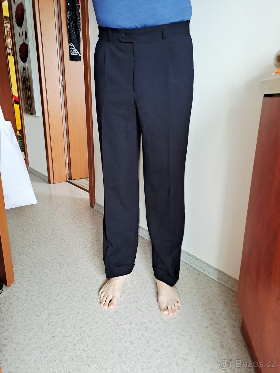 Společenské pánské kalhoty, velikost 50, zn. Koutný