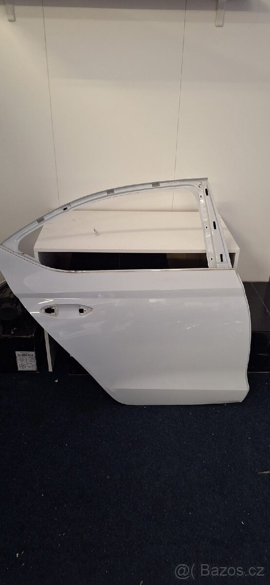 Dveře Octavia 4, sedan