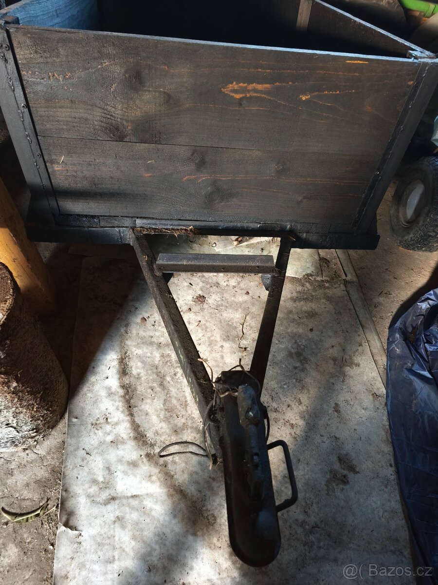Naves vlek vozík za traktor