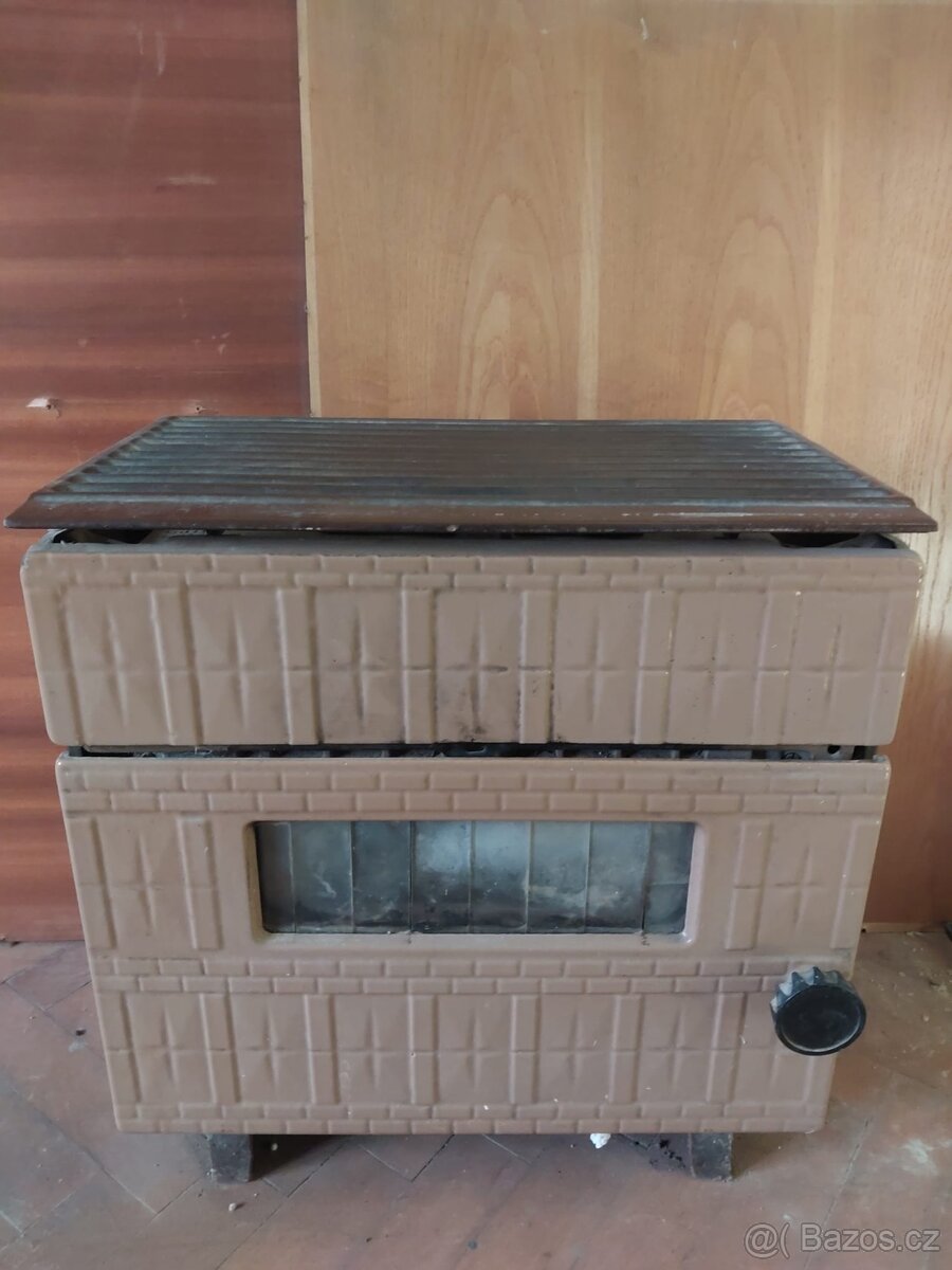 Litinová-kachlová kamna